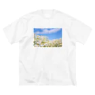 takashikickのカモミールと青空 ビッグシルエットTシャツ