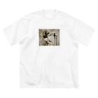 はな日記の歌う犬Tシャツ Big T-Shirt