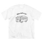 ブルーカメラのシンプルTシャツ屋のワーゲンバスでどこに行こう？ Big T-Shirt