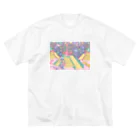 Natsukawa Yukichiのエイリアンタウン一丁目 Big T-Shirt