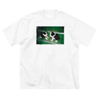 初審のPair Cute Little Black & White Puppies Puppy Dogs Big T-Shirt