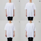 よしくんのお店2024（大盛）のよし油彩 ビッグシルエットTシャツの女性着用イメージ