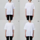 tomocco shopの招き猫2匹 Big T-Shirtmodel wear (male)