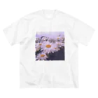 Haunted LabのWhite flowers 白いお花 ビッグシルエットTシャツ