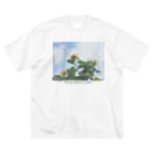 ため息のひらめきのSwaying sunflowers, summer.(sentimental) ビッグシルエットTシャツ