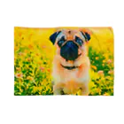 犬好きのしましまの水彩画の犬 花畑のパグのイラスト Blanket