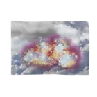 ピーちゃんの美しい雲の景色の中に一風変わったカラフル雲の出現 ブランケット