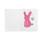 そらもようのイニシャルK ピンクうさぎ 後ろ姿🐰 Blanket