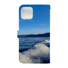 Corte de corte（コルテデコルテ）の阿寒湖に浮かぶアイスマウンテン Book-Style Smartphone Case :back