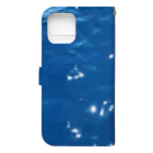 りすのおみせやさんのGRAND BLUE 01 Book-Style Smartphone Case :back