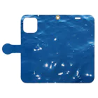 りすのおみせやさんのGRAND BLUE 01 Book-Style Smartphone Case:Opened (outside)