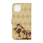 “すずめのおみせ” SUZURI店の一緒に遊ぼう！ 001 スマホケース Book-Style Smartphone Case :back