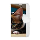 anagram12の見つめる子猫 Book-Style Smartphone Case