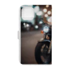 くろねこの雑貨屋のバイクに乗っているワンちゃん Book-Style Smartphone Case :back