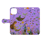 人魚堂の宝石を眺める人魚の手帳型スマホケース(藤色) Notebook phone case of a mermaid gazing at jewels.  (wisteria) 手帳型スマホケースを開いた場合(外側)