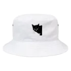 小鳥と映画館のカッコよく覗きに来た黒猫 Bucket Hat