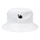 かわいい女の子とシュールな絵のジト目ネコ Bucket Hat