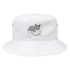 どうぶつやのサッカーボールと猫 Bucket Hat