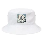 bigbamboofamilyの月に照らされた梟 Bucket Hat