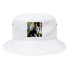 jthbcのペンダントをつけたワンちゃん Bucket Hat