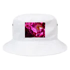 morinoyouseiの華やかな舞踏会！美しいバラを舞台に華麗なダンスをするハチ Bucket Hat