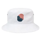 SANKAKU DESIGN STOREの事件の匂いがするペンション。 Bucket Hat