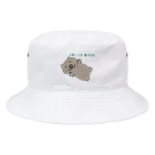 ダイナマイト87ねこ大商会の目薬のフタをくれるウォンバット Bucket Hat