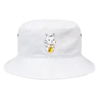 白いネコNISAIとスナギツネぎ。の白い猫のNISAI Bucket Hat