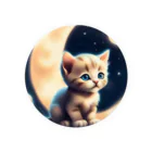 宇宙と猫の月を見る子猫 Tin Badge