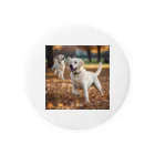 ラブラボの公園で他の犬と遊んでいるラブラドール・レトリーバー 白 犬 ワンちゃん 可愛い ペット 癒やし 缶バッジ