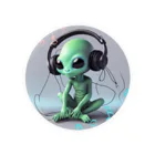 apple47の音楽を聴く宇宙人 缶バッジ