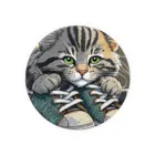 yoiyononakaのスニーカーと虎縞灰猫02 Tin Badge