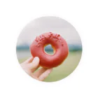 rieのred donuts Tin Badge