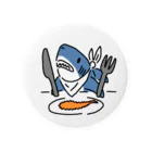 サメ わりとおもいのエビフライを食べようとするサメ Tin Badge