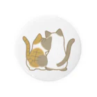 かわいいもののおみせ　いそぎんちゃくの仲良し猫の背中　縞三毛&ポインテッド Tin Badge