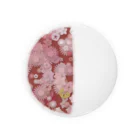 pianocurve DesignのMoon face designed with summer flowers No.22 Tin Badge