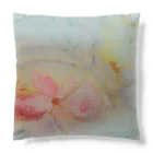 Mitsukoの水面に浮かぶ花 Cushion