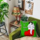 LalaHangeulのクリスマスの靴下が小さ過ぎると文句を言う皇帝ペンギンの子供　ハングルデザイン Cushion