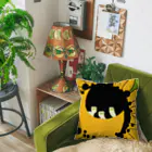 ふんわりおくつろぎやさんのひまわりに降り立ったうちゅうの人 Cushion