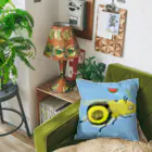 デミトリのねむいめミツバチのクッション Cushion