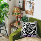 vieのBLACK_rose Cushion