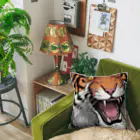 Isaiah_AI_Designの咆哮するトラ Cushion