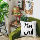 黒白部のダッチうさぎ(立)とハチワレねこ Cushion