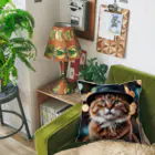 高襟のハットをかぶったまるで探偵のような猫 Cushion