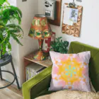 世界カラーの花びら模様 Cushion