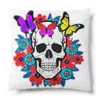 浪漫千代（ロマチョんの店）のA skull in a flower garden Cushion