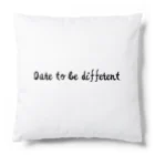 Artistic Allure EmporiumのDare to be different（違いを楽しんで） Cushion