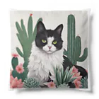 capcat1919のハチワレ白黒猫とサボテン Cushion