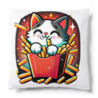 StyleMeのポテトを食べる猫 Cushion