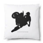 ファンシーTシャツ屋のオフロードバイクでエアーを決めるシルエット Cushion